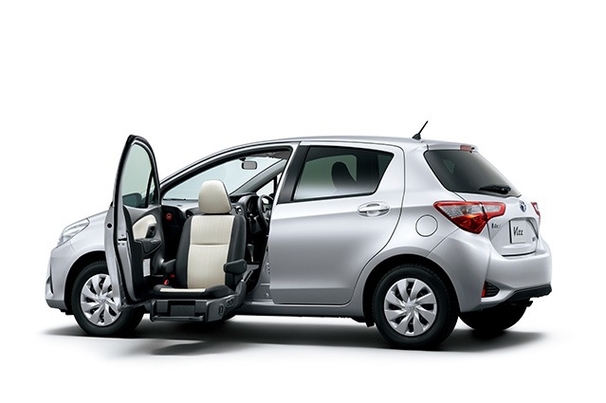 carlineup_vitz_welcab_p_liftup_6_01_pc