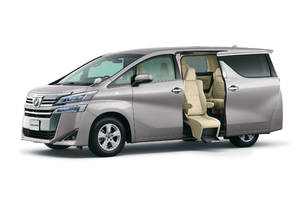 X“サイドリフトアップチルトシート装着車”(4WD)